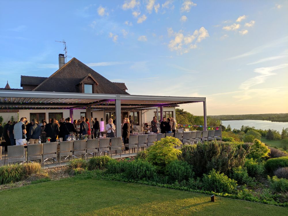 Terrasse de restaurant avec pergola La Table du Golf