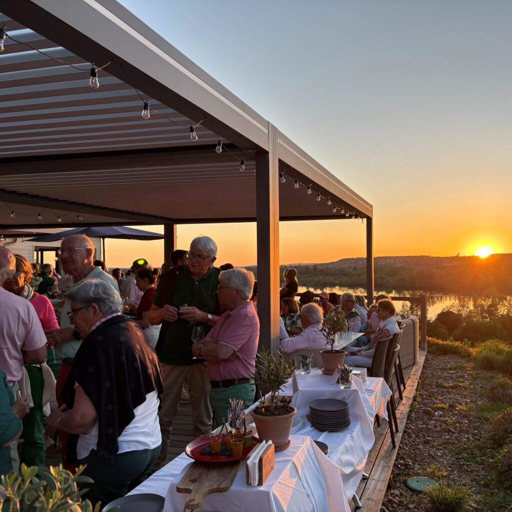 Terrasse restaurant La Table 86130 Beaumont Saint Cyr