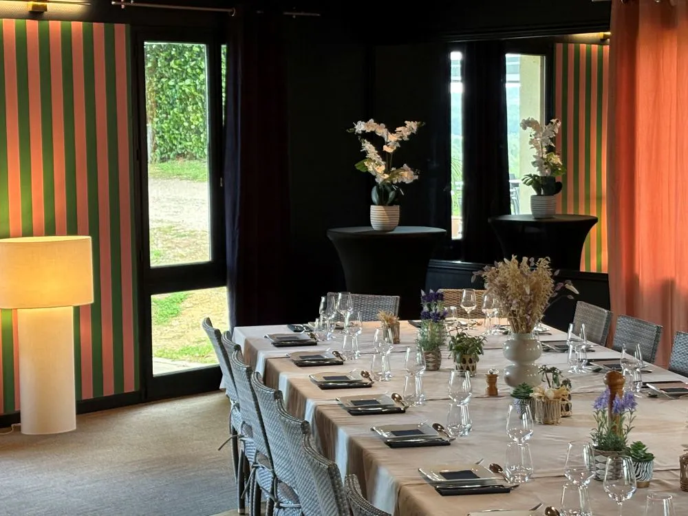Salle-Albatros-Restaurant-La-Table-configuration-reception